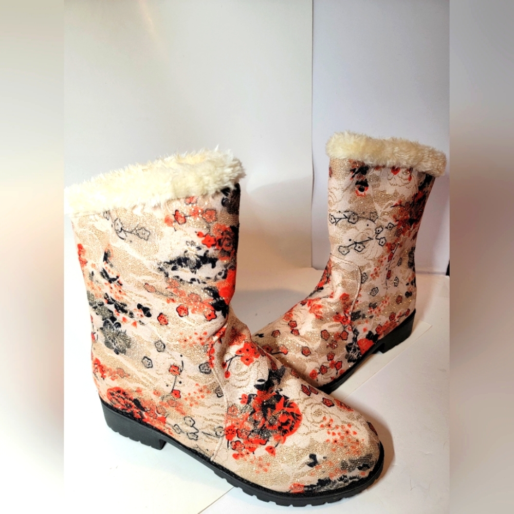 Oriental Patterned Faux Fur Lined Women's Boots NWOT